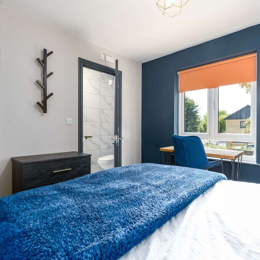 OX Living is proud to present this high-quality 6-bedroom co-living property, perfect for working professionals looking for stylish, stress-free living. Room 6 - Photo 1