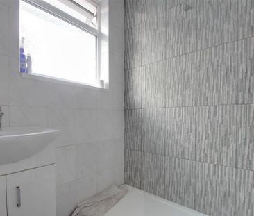 2 bedroom semi-detached bungalow to rent - Photo 5