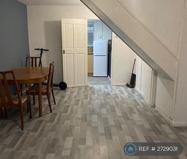 2 bedroom maisonette to rent - Photo 2