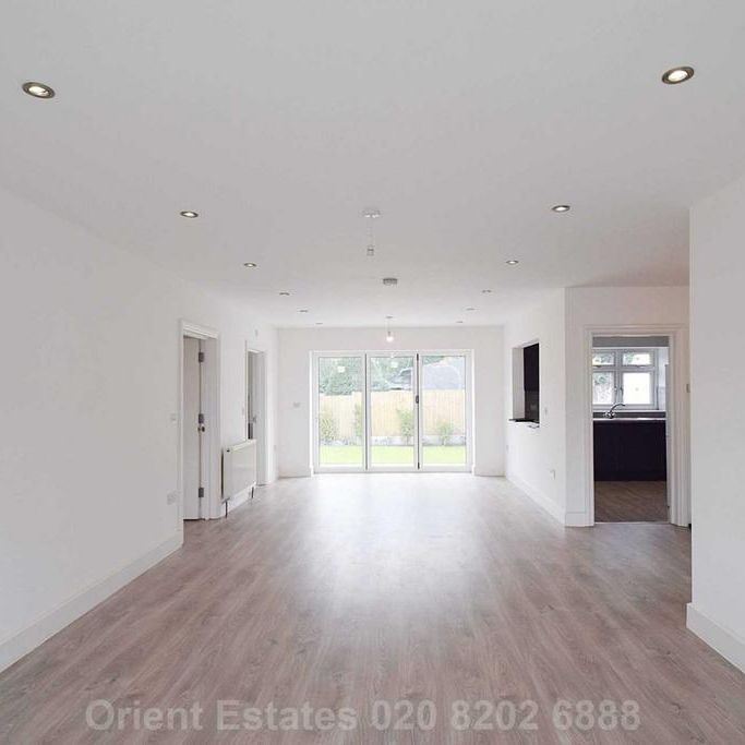 5 bedroom detached house to rent - Photo 1