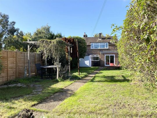 3 bedroom semi-detached house to rent - Photo 1