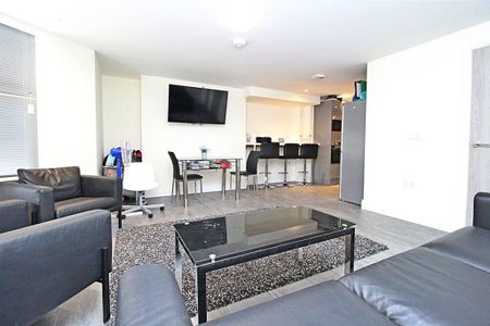 1 bedroom in a house share to rent - Photo 3