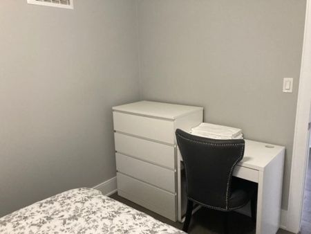 For Lease - 28 Sharpe Street, Toronto, Ontario - Photo 2