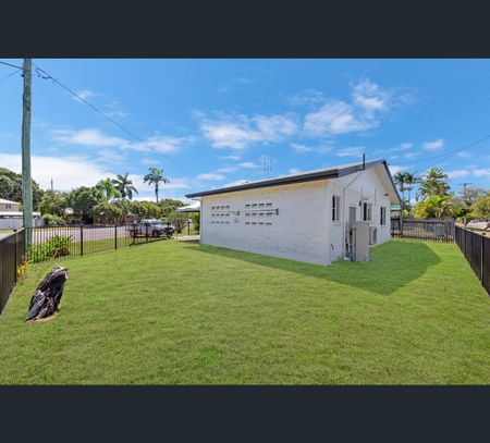 33 Flowers Street, Railway Estate, Qld 4810 - Photo 4