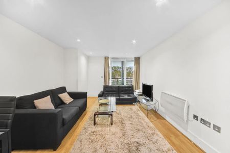 St. George Wharf, London SW8 - Photo 3