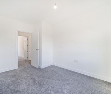 4 bedroom detached house to rent - Photo 3