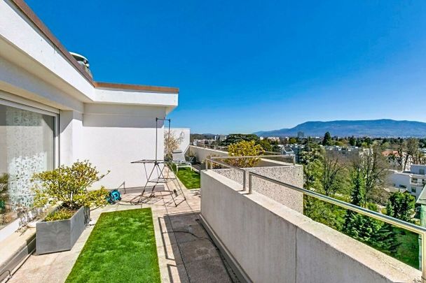 Attic duplex with exceptional panoramic view! - Photo 1