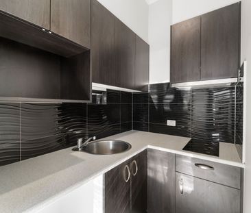 1b Kestrel Way, Fitzgibbon QLD 4018 - House For Rent | Domain - Photo 3