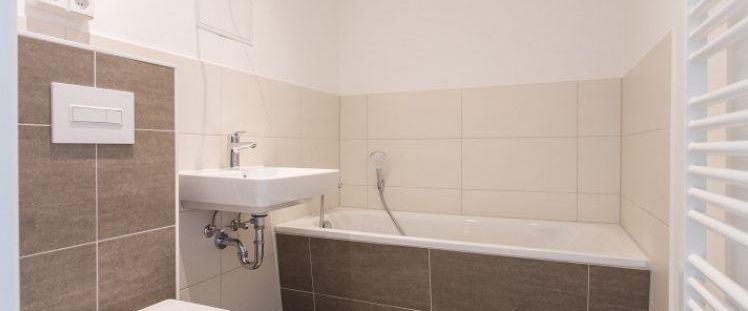 Erstbezug nach Modernisierung mit Aufzug - Photo 1