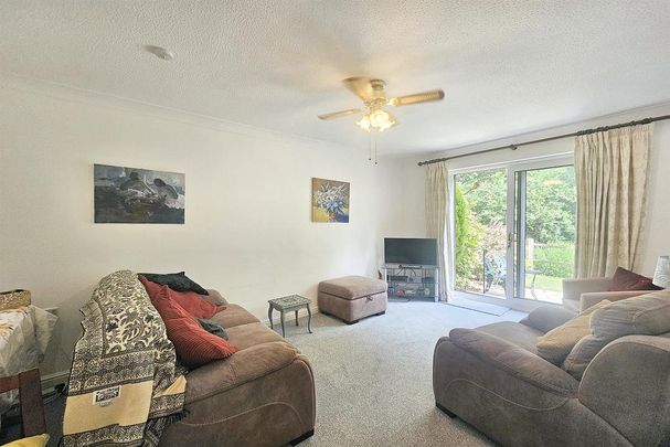 2 bedroom retirement property to rent - Photo 1