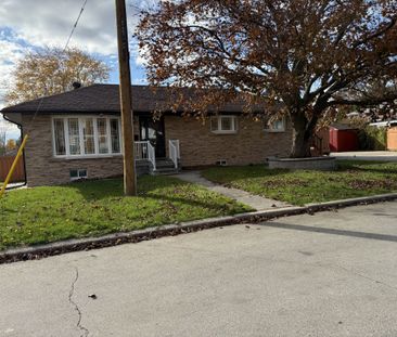 For Lease - 2 Mackinac Crescent, Toronto, Ontario - Photo 1