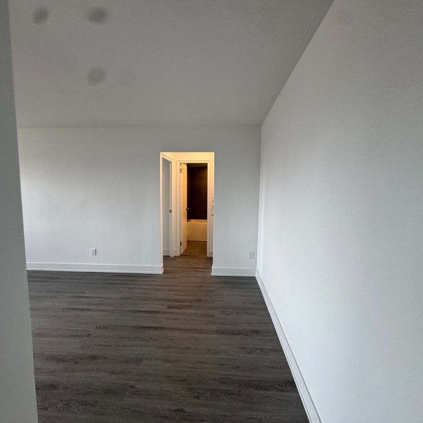 For Lease - 135 Tyndall Avenue Unit# 0815, Toronto, Ontario - Photo 1