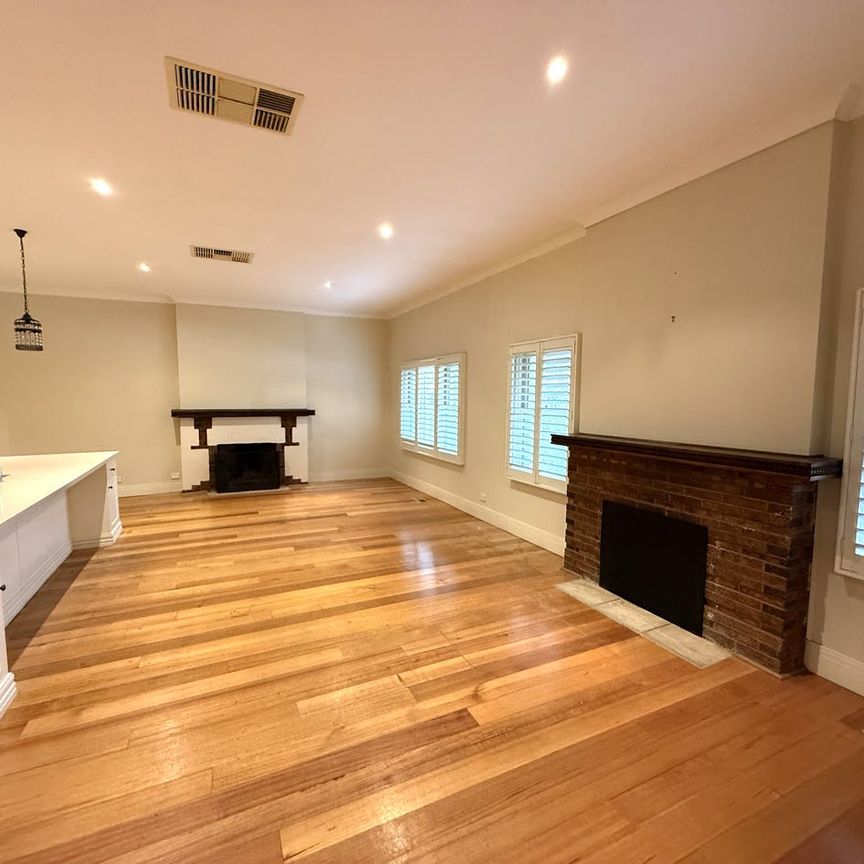 Spacious family living - Photo 1