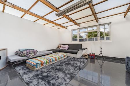 4 bedroom semi-detached house to rent - Photo 3
