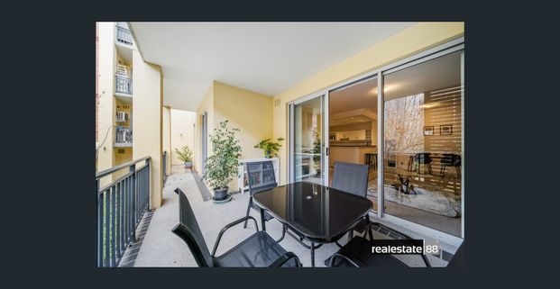 PICTURESQUE GARDEN VIEWS! - Photo 1