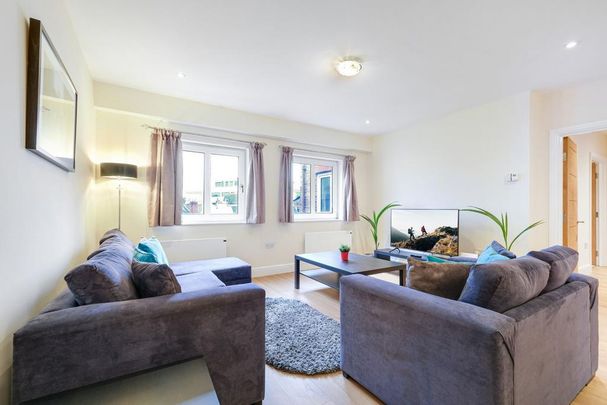 3 bedroom apartment to rent - Photo 1