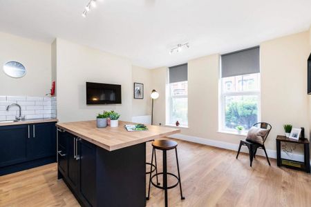 4 bedroom flat to rent - Photo 3