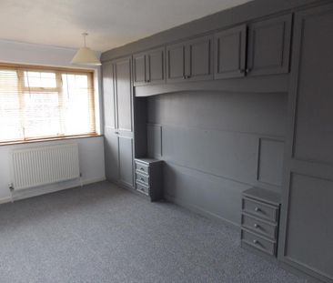 3 bedroom terraced house to rent - Photo 4