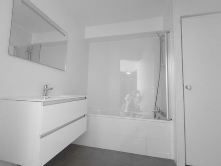 location Appartement T1 DE 26.3m² À PARIS - Photo 3