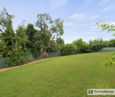 CHARMING FAMILY HOME - Photo 6