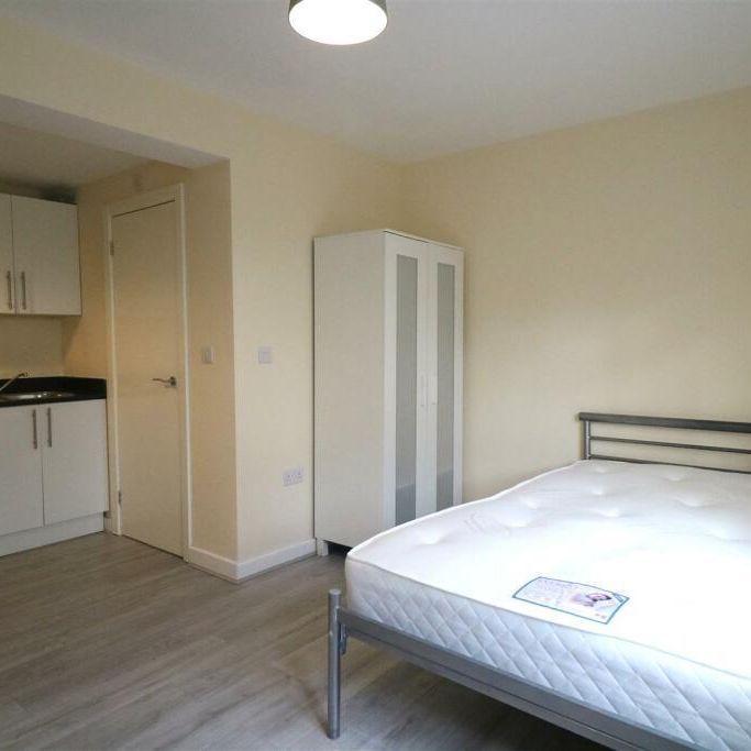 Studio to rent - Photo 1