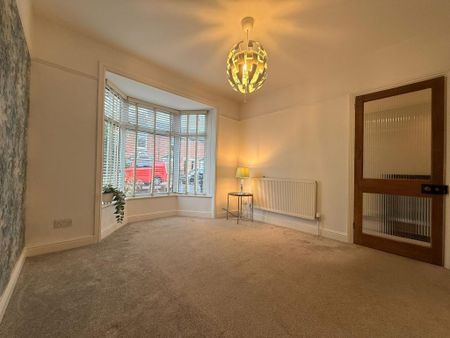 165 High Street,Eastleigh - Photo 2