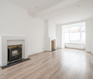 3 bedroom end of terrace house to rent - Photo 4