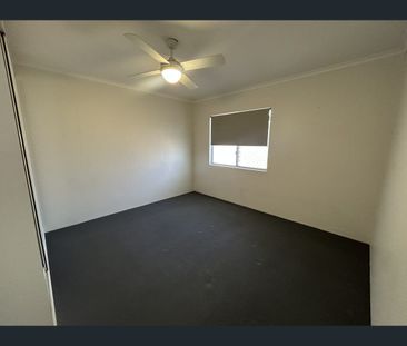 Unit 1/26 Killowill Ave, Paradise Point, Qld 4216 - Photo 3