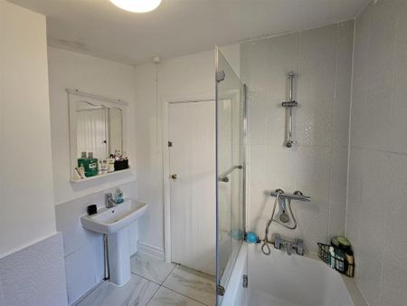 4 bedroom terraced house to rent - Photo 5