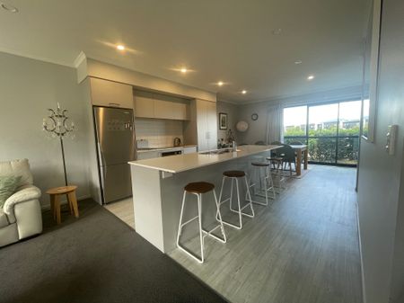 Modern and Easy-Care Living - Photo 5