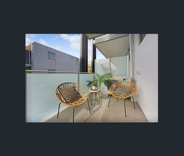 AN UPSTAIRS “FUNKY” APARTMENT (circa 2019), RIGHT IN THE HEART OF T... - Photo 1