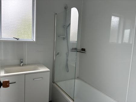 3 bedroom family home - Photo 2