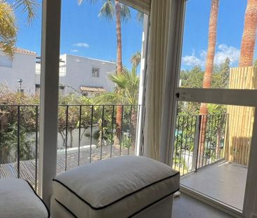 Luxury Semidetached House for rent in Nueva Andalucia, Spain - Photo 2