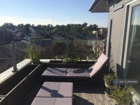 2 bedroom penthouse to rent - Photo 3