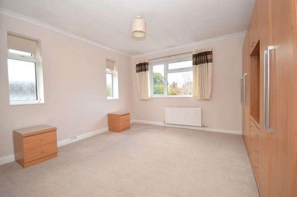 Hill End Lane, St Albans, AL4 - Photo 1