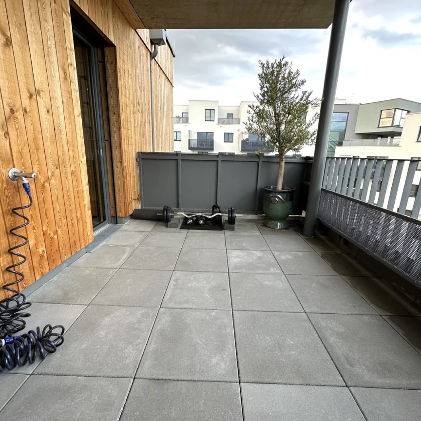 Wunderschöne & vollmöblierte 2-Zimmerwohnung in absoluter Ruhelage mit schönem Ausblick von großer Terrasse - en suite Badezimmer inklusive - Foto 1