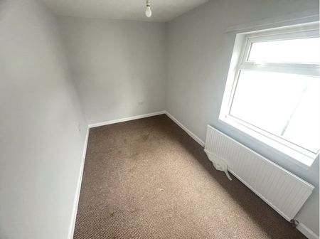 3 bedroom apartment to rent Stenson Road, Derby, DE23 - Photo 2