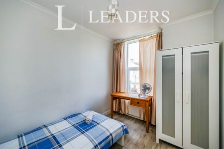 4 bedroom house to rent Moorland Road, Portsmouth, PO1 - Photo 2