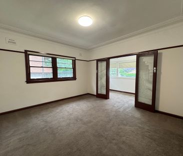 Family Home Offering Space, Comfort & Modern Living - Photo 1