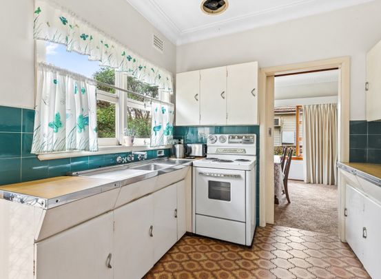 5 Fryer Avenue, Wentworthville NSW 2145 - House For Rent | Domain - Photo 1