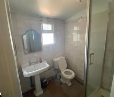 Room in a Shared House, Woodlands Road, B11 - Photo 4