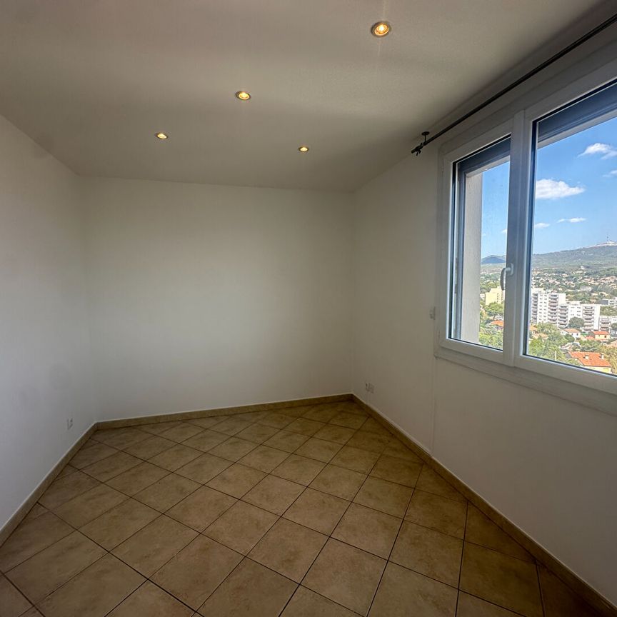 Appartement 3 pièces 56m2 MARSEILLE 13EME 860 euros - Photo 1