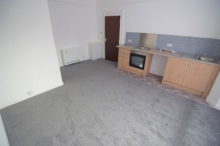 To Let Studio - Photo 2