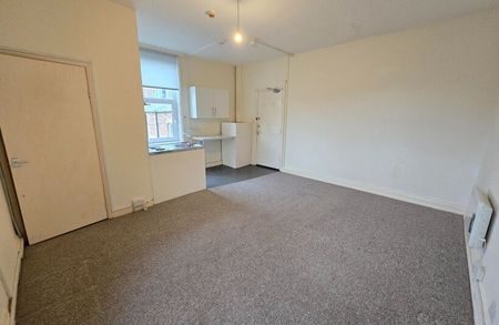 Flat 4, 5A Fulford Road, Scarborough - Photo 2