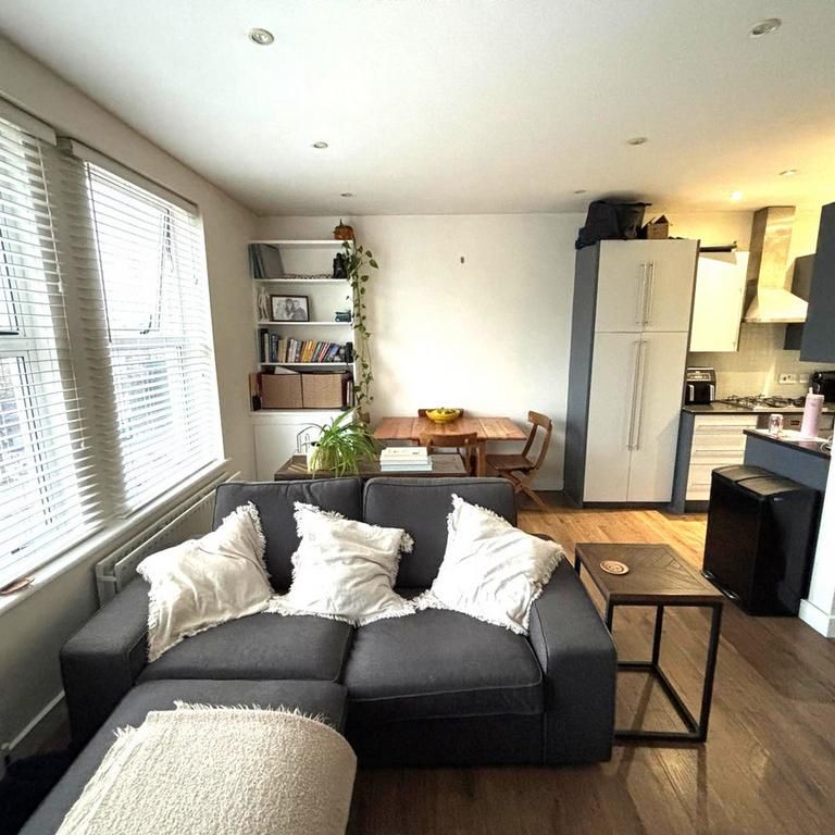 1 bedroom flat to rent - Photo 1