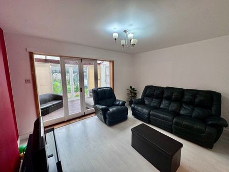 Brayton Crescent, Bullwell, NG6, Nottingham - Photo 2