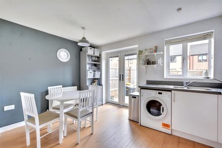 Room in a Shared House, Leaning Row, NG7 - Photo 4