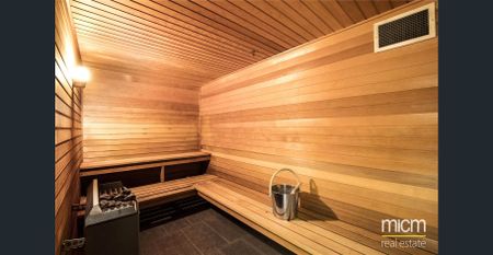 PARTLY FURNISHED ! Beautiful One-Bedroom Apartment in the Iconic Eureka Tower - Photo 2