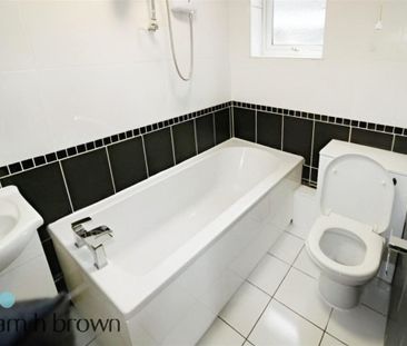 Coronation Avenue, East Tilbury - Photo 6