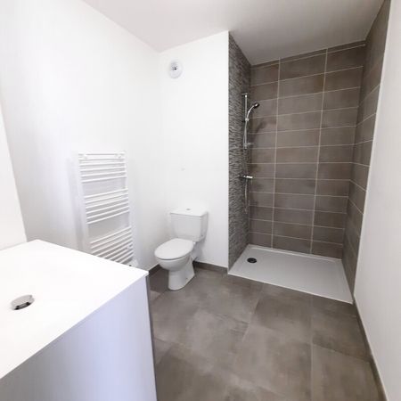 Location Appartement 2 pièces 44m² NIMES 30000 - Photo 5